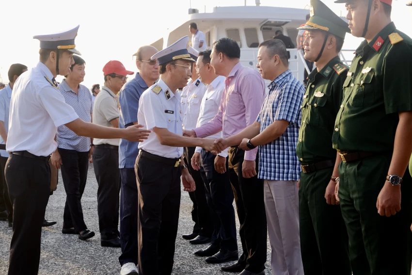 đảo hòn hốc 1.jpg