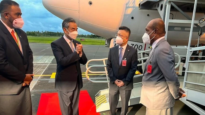 Bộ trưởng Ngoại giao Trung Quốc Vương Nghị tại Fiji. Ảnh: CHÍNH PHỦ FIJI Bộ trưởng Ngoại giao Trung Quốc Vương Nghị tại Fiji. Ảnh: CHÍNH PHỦ FIJI