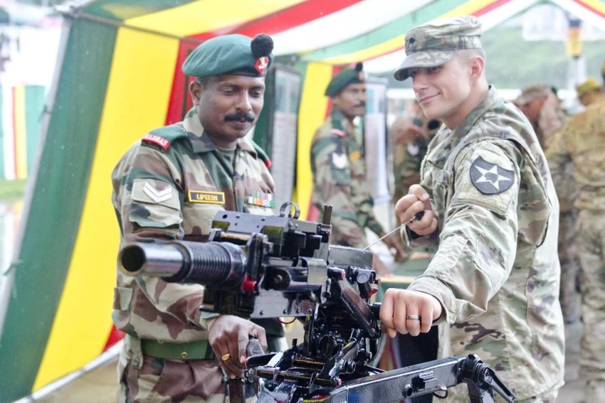 Quân lính Ấn Độ và Mỹ trong một cuộc tập trận thường niên Yudh Abhyas. Ảnh: US ARMY Quân lính Ấn Độ và Mỹ trong một cuộc tập trận thường niên Yudh Abhyas. Ảnh: US ARMY