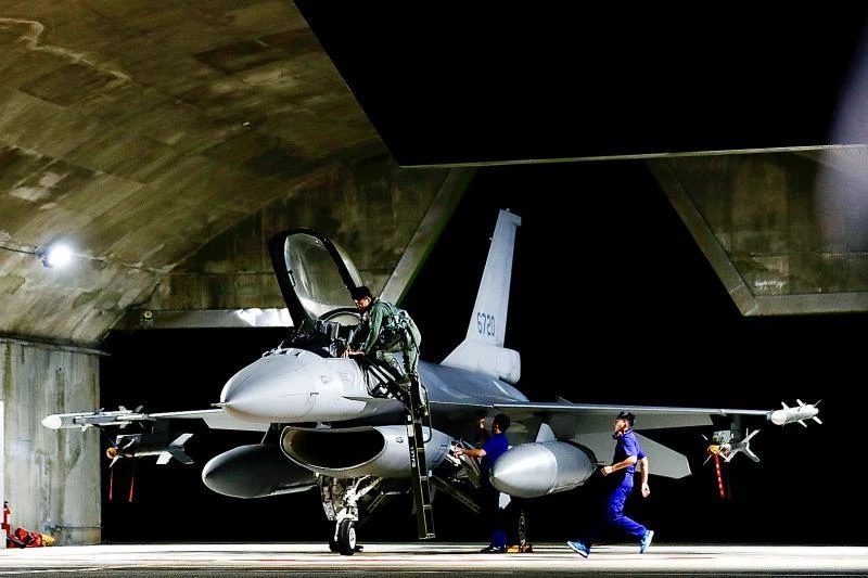 Chiến đấu cơ F-16V của Đài Loan chuẩn bị cất cánh. Ảnh: EPA Chiến đấu cơ F-16V của Đài Loan chuẩn bị cất cánh. Ảnh: EPA