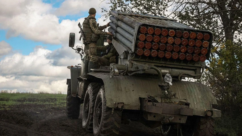 Nga cảnh báo rằng việc Mỹ tiếp tục viện trợ vũ khí cho Ukraine có thể dẫn tới nguy cơ đụng độ trực tiếp với Moscow. Ảnh: Anatolii Stepanov/AFP/GETTY IMAGES