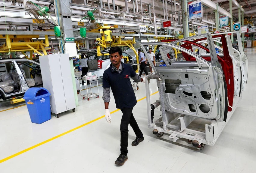 Người lao động Ấn Độ trong một nhà máy sản xuất. Ảnh: Danish Siddiqui/REUTERS Người lao động Ấn Độ trong một nhà máy sản xuất. Ảnh: Danish Siddiqui/REUTERS