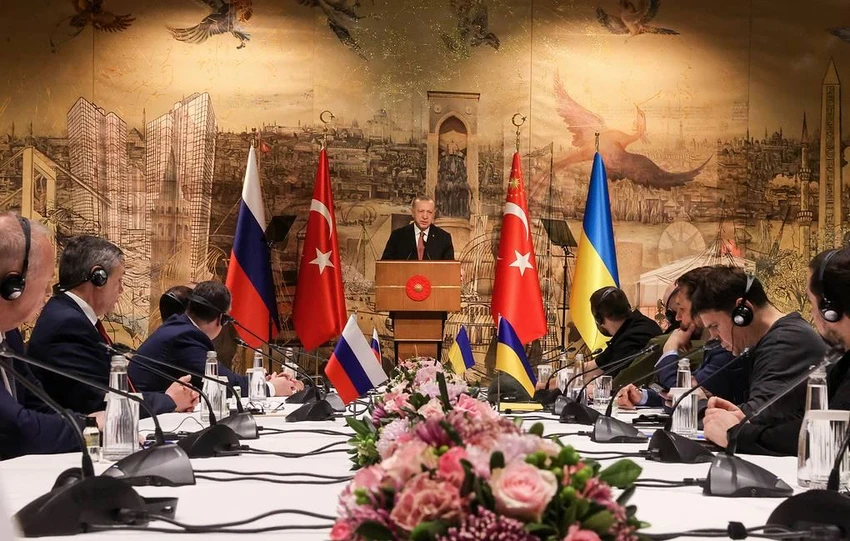 Phái đoàn Nga và Ukraine tại cuộc họp ở Thổ Nhĩ Kỳ hồi tháng 3. Ảnh: Sergei Karpukhin/TASS Phái đoàn Nga và Ukraine tại cuộc họp ở Thổ Nhĩ Kỳ hồi tháng 3. Ảnh: Sergei Karpukhin/TASS