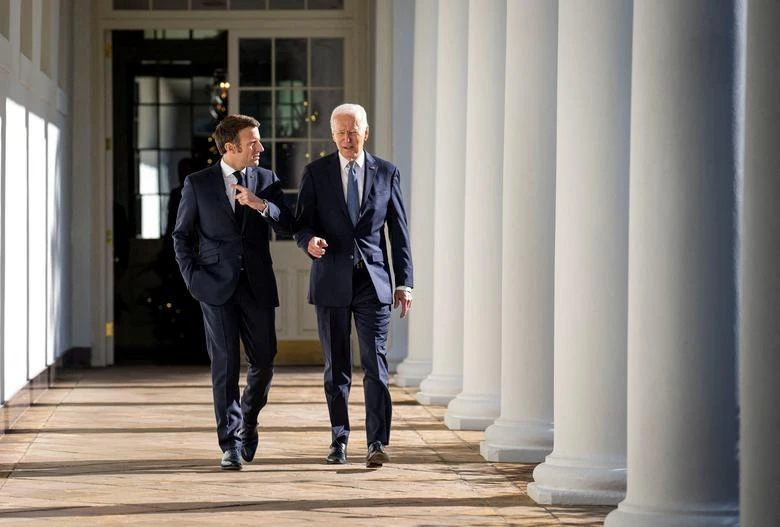 Tổng thống Biden (phải) và Tổng thống Pháp Macron tại Nhà Trắng. Ảnh: Doug Mills/POOL/REUTERS Tổng thống Biden (phải) và Tổng thống Pháp Macron tại Nhà Trắng. Ảnh: Doug Mills/POOL/REUTERS