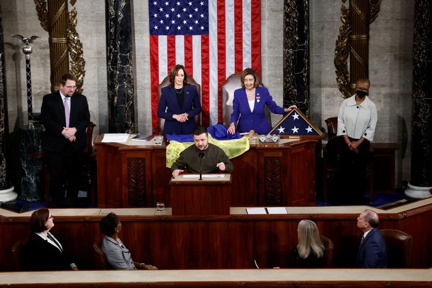 Tổng thống Zelensky phát biểu trước quốc hội Mỹ. Ảnh: Evelyn Hockstein/REUTERS