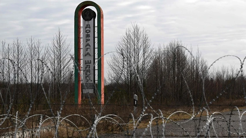 Cửa khẩu Divin giữa Belarus và Ukraine. Ảnh: Natalia Kolesnikova/AFP/GETTY IMAGES Cửa khẩu Divin giữa Belarus và Ukraine. Ảnh: Natalia Kolesnikova/AFP/GETTY IMAGES
