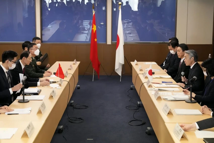 Các quan chức cấp cao Nhật và Trung Quốc tại đối thoại an ninh hôm 22-2 tại Tokyo. Ảnh: KYODO NEWS Các quan chức cấp cao Nhật và Trung Quốc tại đối thoại an ninh hôm 22-2 tại Tokyo. Ảnh: KYODO NEWS
