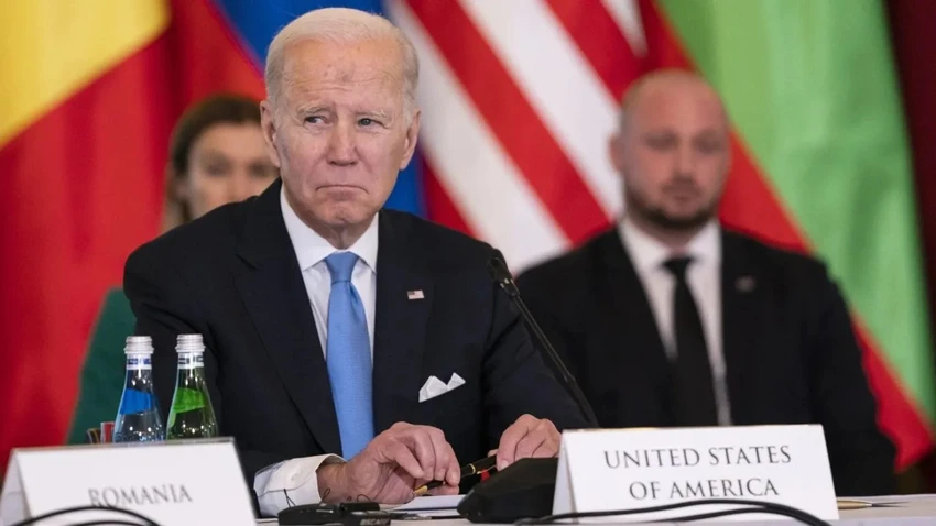 Tổng thống Mỹ Joe Biden gọi quyết định đình chỉ Hiệp ước New START của Nga là “sai lầm to lớn". Ảnh: Evan Vucci/AP Tổng thống Mỹ Joe Biden gọi quyết định đình chỉ Hiệp ước New START của Nga là “sai lầm to lớn". Ảnh: Evan Vucci/AP