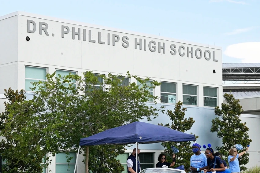 Trường trung học Dr. Phillips thuộc TP Orlando (bang Florida, Mỹ). Ảnh: Phelan M. Ebenhack/AP Trường trung học Dr. Phillips thuộc TP Orlando (bang Florida, Mỹ). Ảnh: Phelan M. Ebenhack/AP