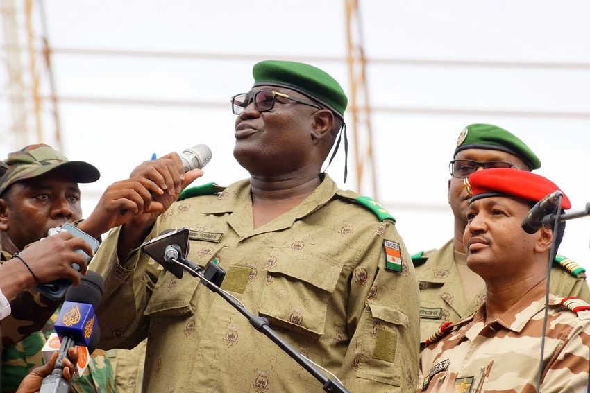 Tướng Abdourahamane Tiani - lãnh đạo chính quyền quân sự Niger sau đảo chính phát biểu với người ủng hộ tại thủ đô Niamey hôm 6-8. Ảnh: Mohamed Bazum/ANADOLU AGENCY Tướng Abdourahamane Tiani - lãnh đạo chính quyền quân sự Niger sau đảo chính phát biểu với người ủng hộ tại thủ đô Niamey hôm 6-8. Ảnh: Mohamed Bazum/ANADOLU AGENCY