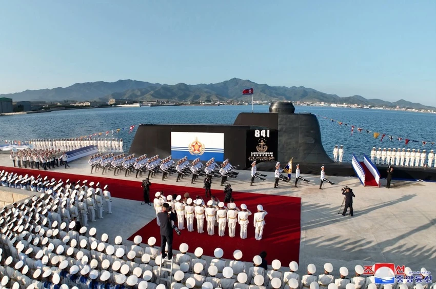 Hình ảnh tại lễ hạ thuỷ tàu ngầm tấn công hạt nhân chiến thuật hôm 6-9. Ảnh: KCNA Hình ảnh tại lễ hạ thuỷ tàu ngầm tấn công hạt nhân chiến thuật hôm 6-9. Ảnh: KCNA