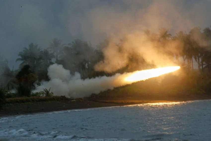 Mỹ-Philippines tập trận bắn rocket về phía Biển Đông