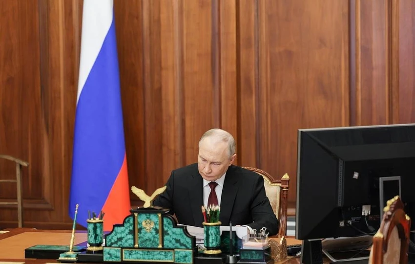 Tổng thống Nga Vladimir Putin ký sắc lệnh đầu tiên trong nhiệm kỳ mới