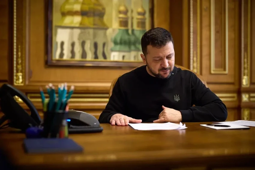 Ông Zelensky hủy tất cả chuyến công du nước ngoài, lý do gì?