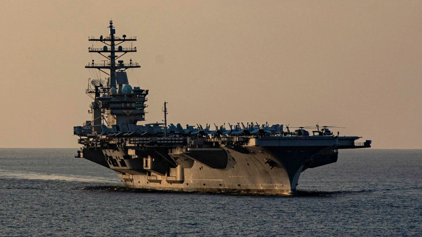 Houthis tuyên bố phóng tên lửa vào tàu sân bay Mỹ