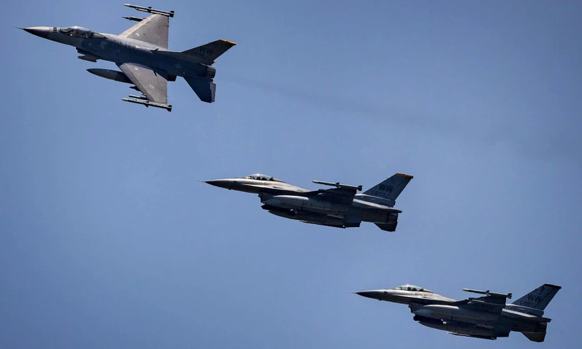 tiêm kích F-16.jpg