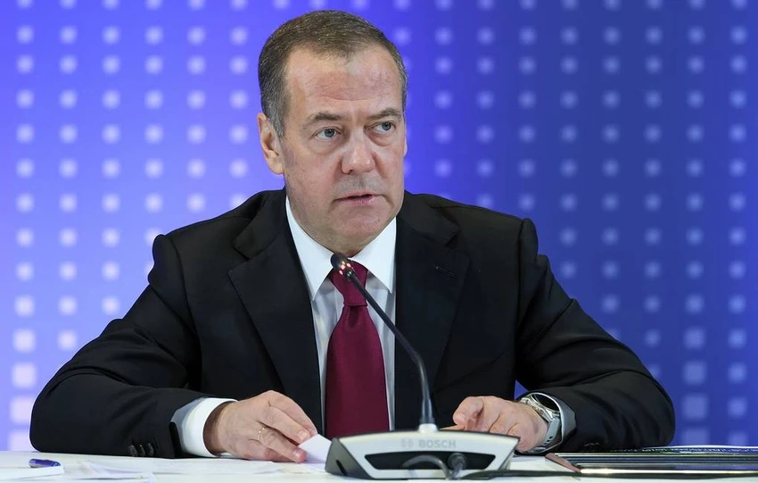Ông Medvedev bình ‘sự nhất quán trong hành động’ của ông Trump với Venezuela, nhắn ông Zelensky đừng chủ quan