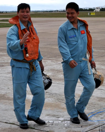 Không quân Việt Nam luyện tập với máy bay L39 ảnh 10 bay10a_1379590096.jpg