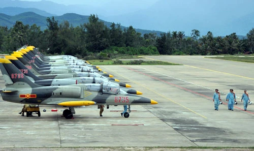 Không quân Việt Nam luyện tập với máy bay L39 ảnh 1 bay11_1379589972.jpg