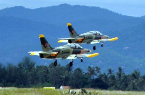 Không quân Việt Nam luyện tập với máy bay L39 ảnh 6 bay5_1379590032.jpg