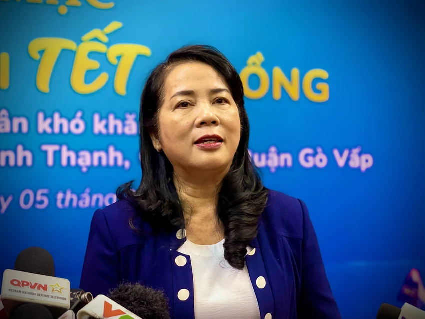 Chủ tịch Ủy ban MTTQ Việt Nam TP.HCM Trần Kim Yến phát biểu tại chương trình. Ảnh: T.N siêu thị mini tết 0 đồng