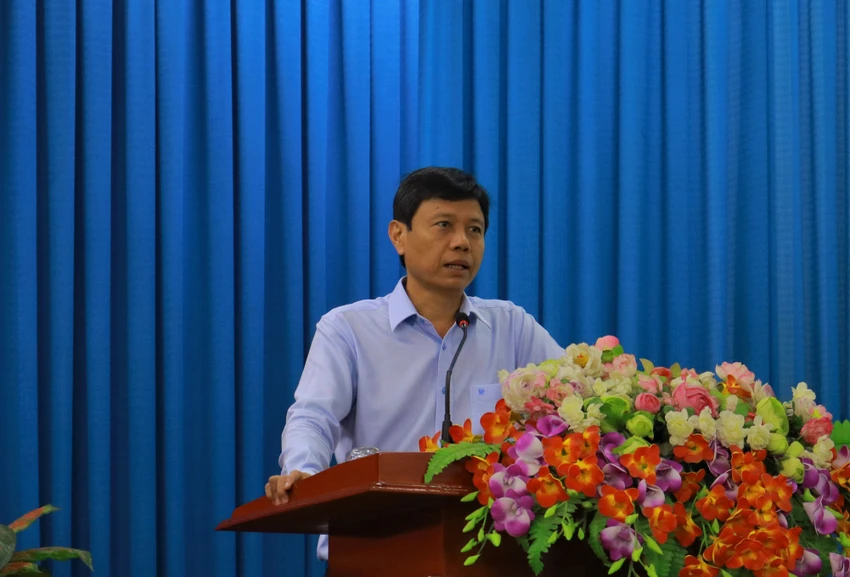 Chủ tịch UBND quận Tân Bình Nguyễn Bá Thành thông tin về dự án kênh A41. Ảnh: VÕ THƠ