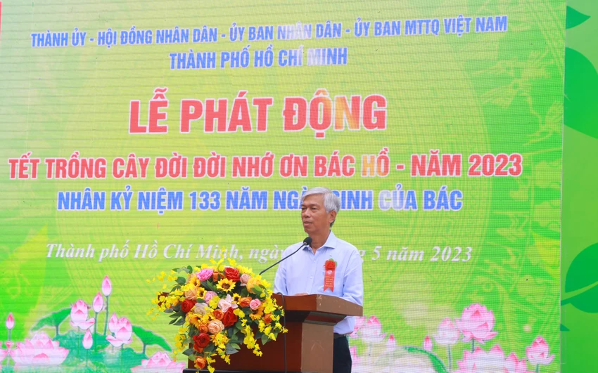 Phó Chủ tịch UBND TP Võ Văn Hoan phát động “Tết trồng cây đời đời nhớ ơn Bác Hồ” năm 2023. Ảnh: VT Phó Chủ tịch UBND TP Võ Văn Hoan phát động “Tết trồng cây đời đời nhớ ơn Bác Hồ” năm 2023. Ảnh: VT