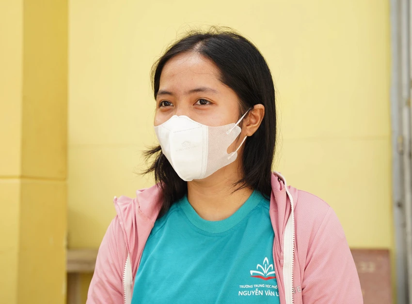 Yến Nhi mong muốn trở thành một nhà công tác xã hội để có thể trả ơn đời. Ảnh: VT Yến Nhi mong muốn trở thành một nhà công tác xã hội để có thể trả ơn đời. Ảnh: VT