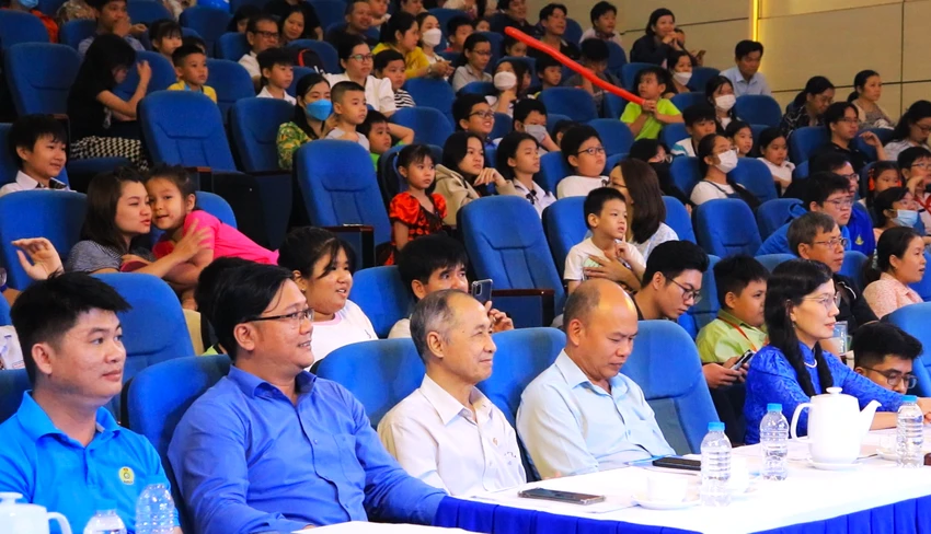 trung-thu-cho-con-cong-nhan4.JPG.png