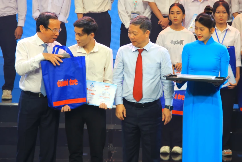 tiep-suc-den-truong-1.JPG