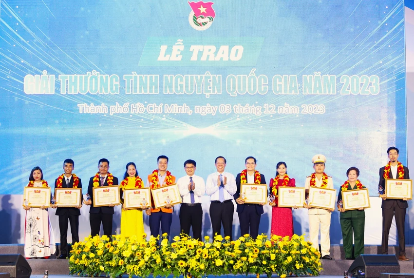 tinh-nguyen-quoc-gia-13.jpg