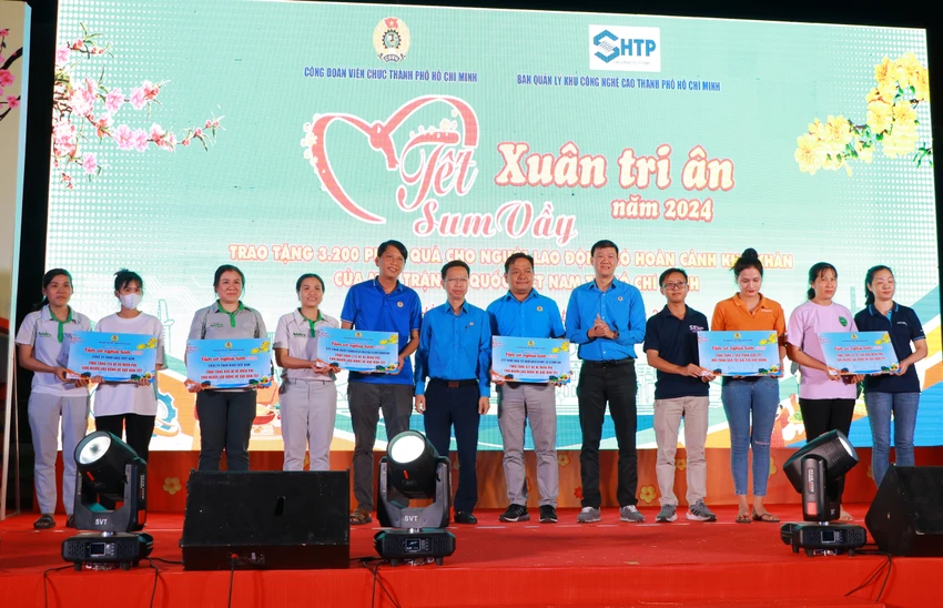 qua tet 1.JPG