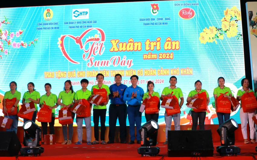 qua tet 2.JPG
