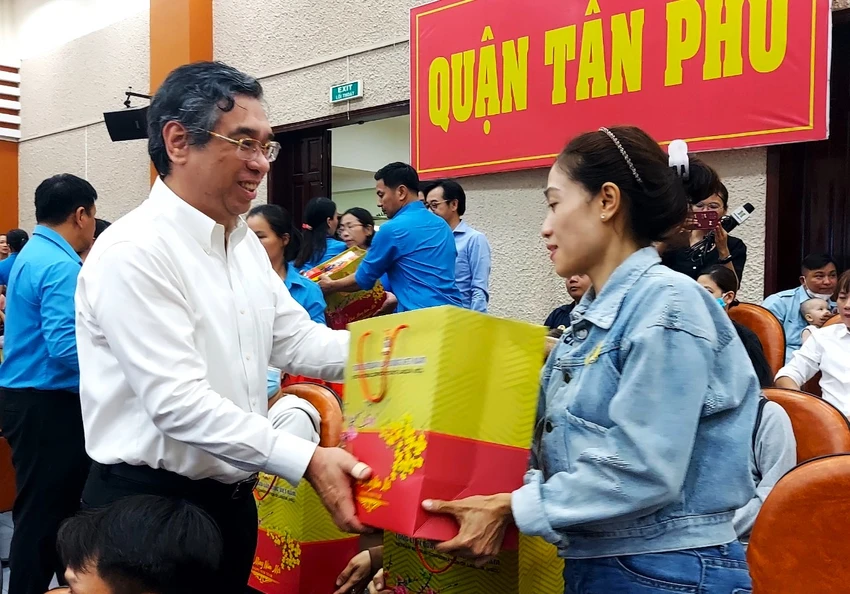 tặng quà
