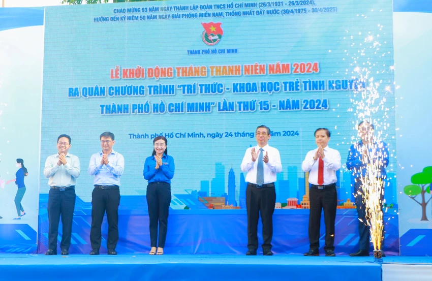 Tháng Thanh niên