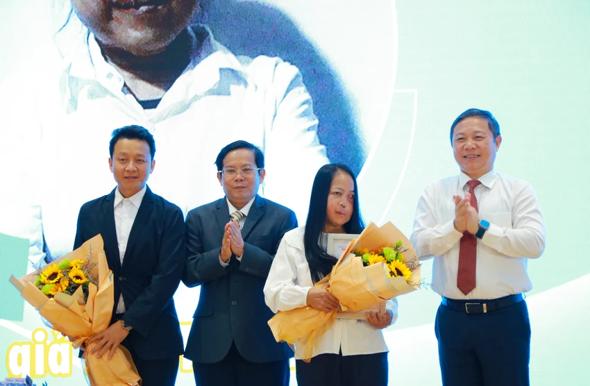 nguoi thay thuoc 5.JPG