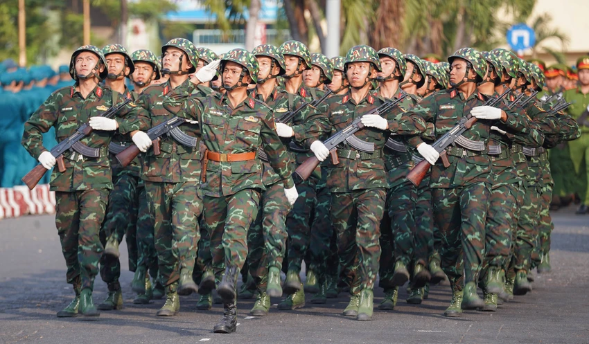 hoi thao quoc phong 13.jpg