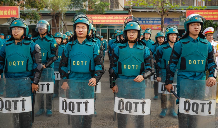 hoi thao quoc phong 2.jpg