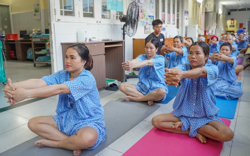 lop-yoga-dac-biet (11).jpg