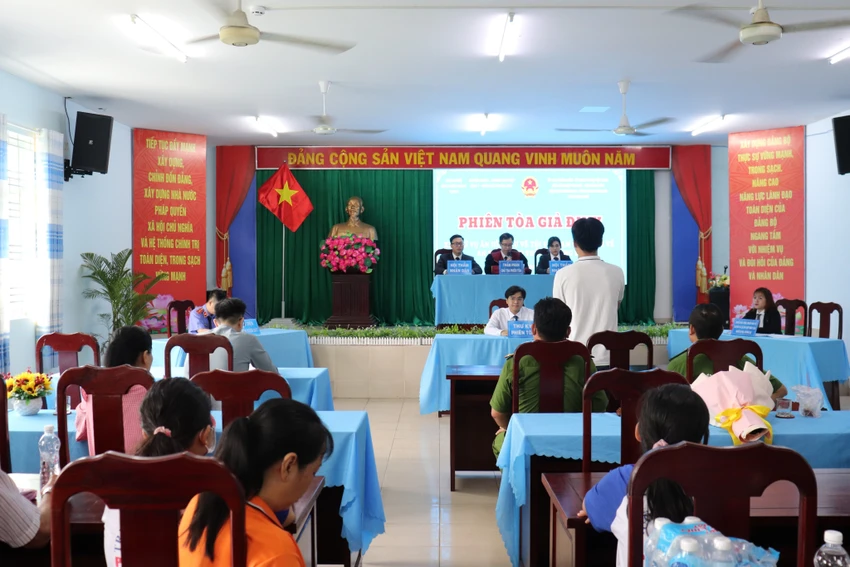 HĐXX của phiên tòa giả định. Ảnh: TRẦN MINH