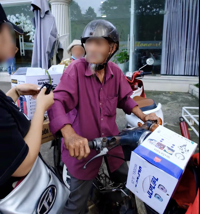 Mất hơn chục triệu đồng vì mua hàng hoàn tiền