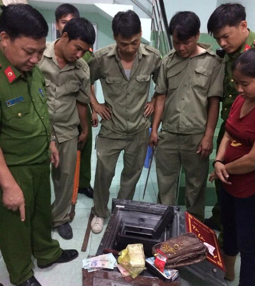 Hết tiền chơi game, rủ bạn trộm két sắt của gia đình ảnh 2 Hết tiền chơi game, rủ bạn trộm két sắt của gia đình ảnh 2