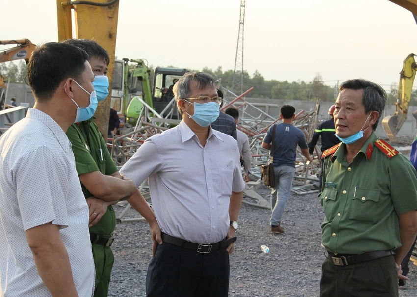 Hình ảnh vụ sập tường 10 người tử vong ở Đồng Nai ảnh 4 Hình ảnh vụ sập tường 10 người tử vong ở Đồng Nai ảnh 4