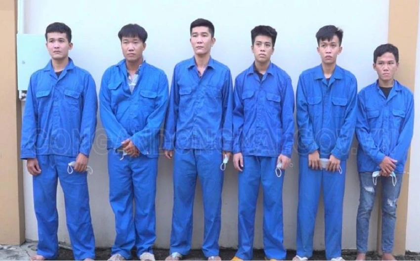 Các nghi can trong băng cướp bị bắt giữ. Ảnh: CAĐN. Các nghi can trong băng cướp bị bắt giữ. Ảnh: CAĐN.