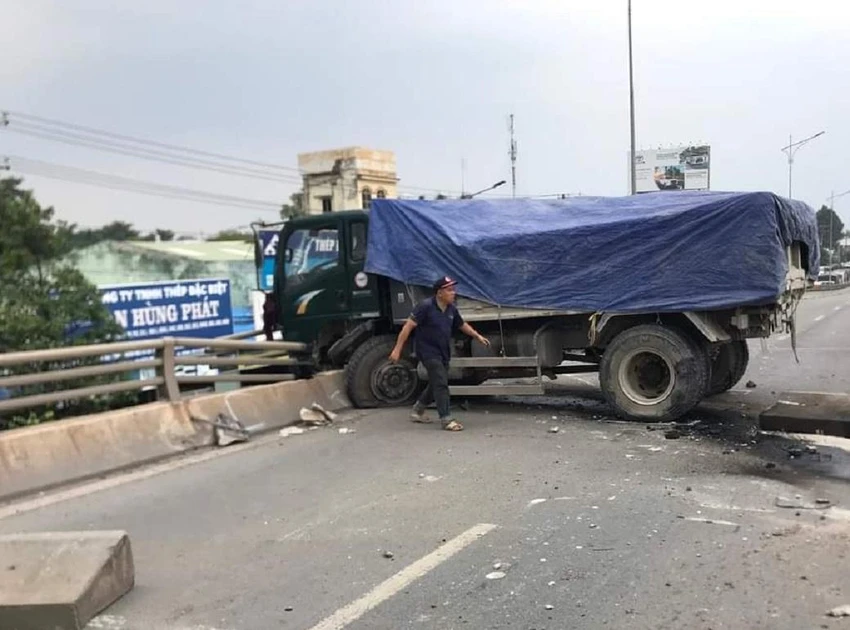 Hiện trường vụ tai nạn. Ảnh: AX Hiện trường vụ tai nạn. Ảnh: AX