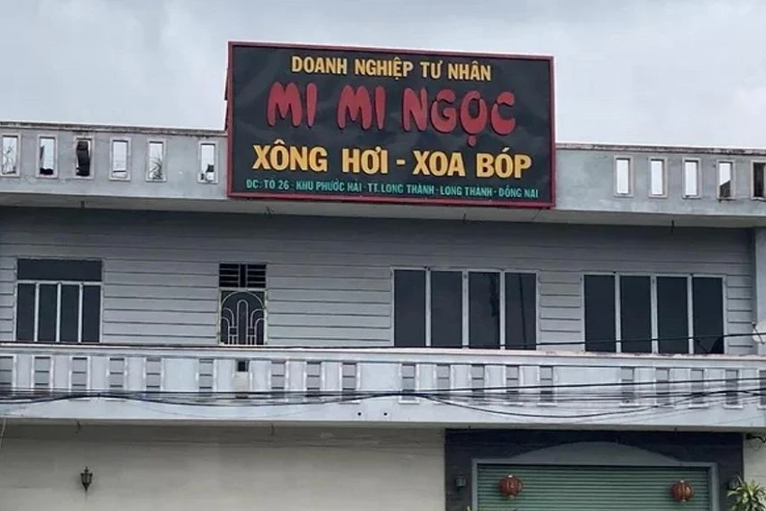 Cơ sở massage Mi Mi Ngọc tại thị trấn Long Thành (huyện Long Thành), nơi 2 nạn nhân bị bắt ép làm nhân viên. Ảnh: AX. Cơ sở massage Mi Mi Ngọc tại thị trấn Long Thành (huyện Long Thành), nơi 2 nạn nhân bị bắt ép làm nhân viên. Ảnh: AX.