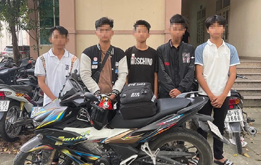 Các nghi can tham gia gây án. Ảnh: VH Các nghi can tham gia gây án. Ảnh: VH