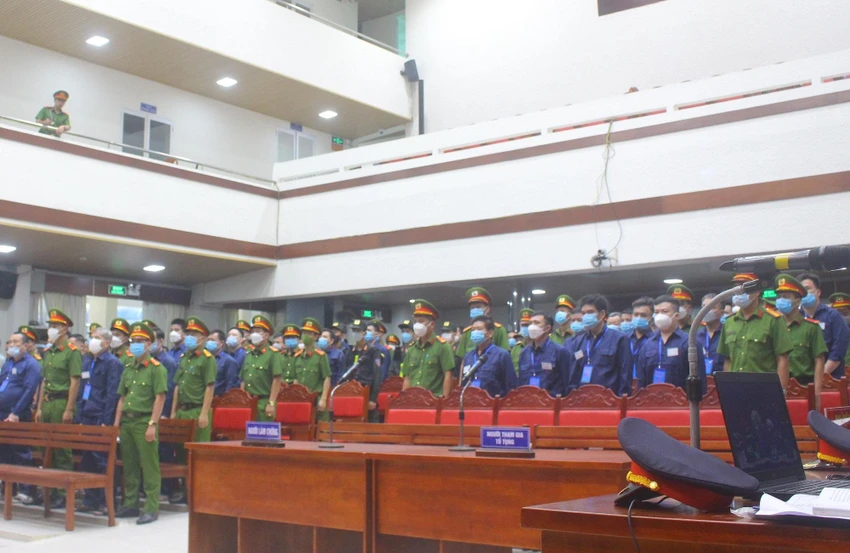 Các bị cáo tại phiên tòa. Ảnh: VŨ HỘI. Các bị cáo tại phiên tòa. Ảnh: VŨ HỘI.