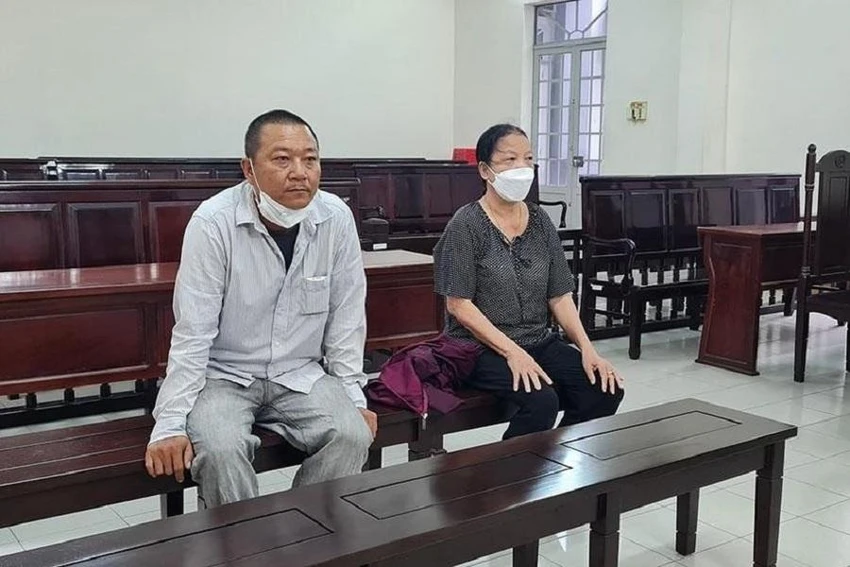 Bị cáo Yêu và Thắng tại phiên tòa. Ảnh: VŨ HỘI Bị cáo Yêu và Thắng tại phiên tòa. Ảnh: VŨ HỘI