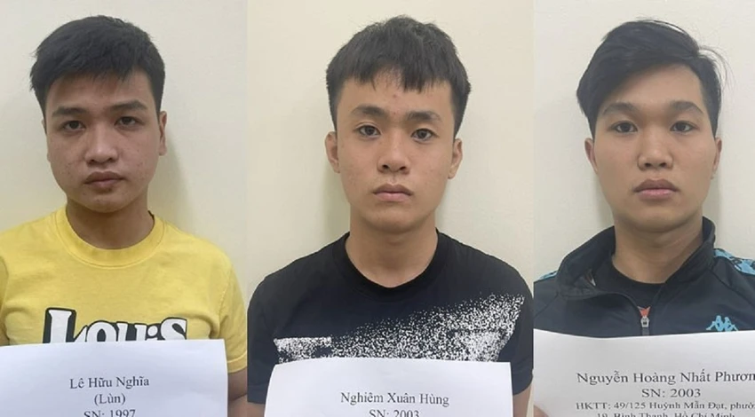 3 trong các nghi can trong băng cướp bị triệt phá. Ảnh: Công an cung cấp. 3 trong các nghi can trong băng cướp bị triệt phá. Ảnh: Công an cung cấp.